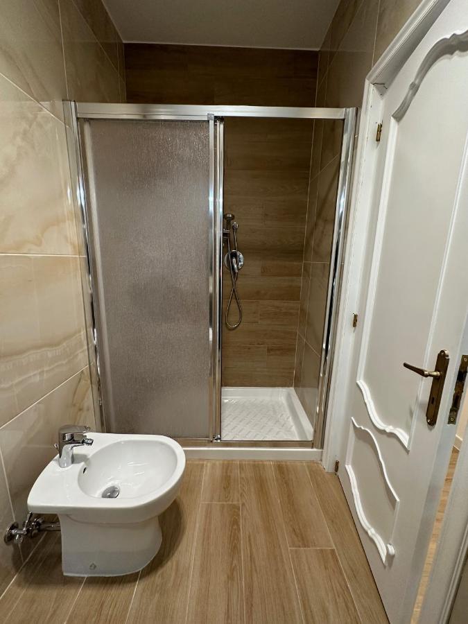 Nouvelle Vag - Apartment & Room Trani Luaran gambar