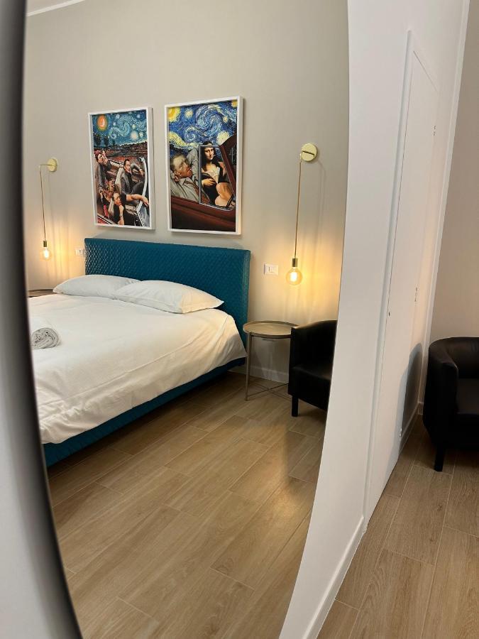 Nouvelle Vag - Apartment & Room Trani Luaran gambar