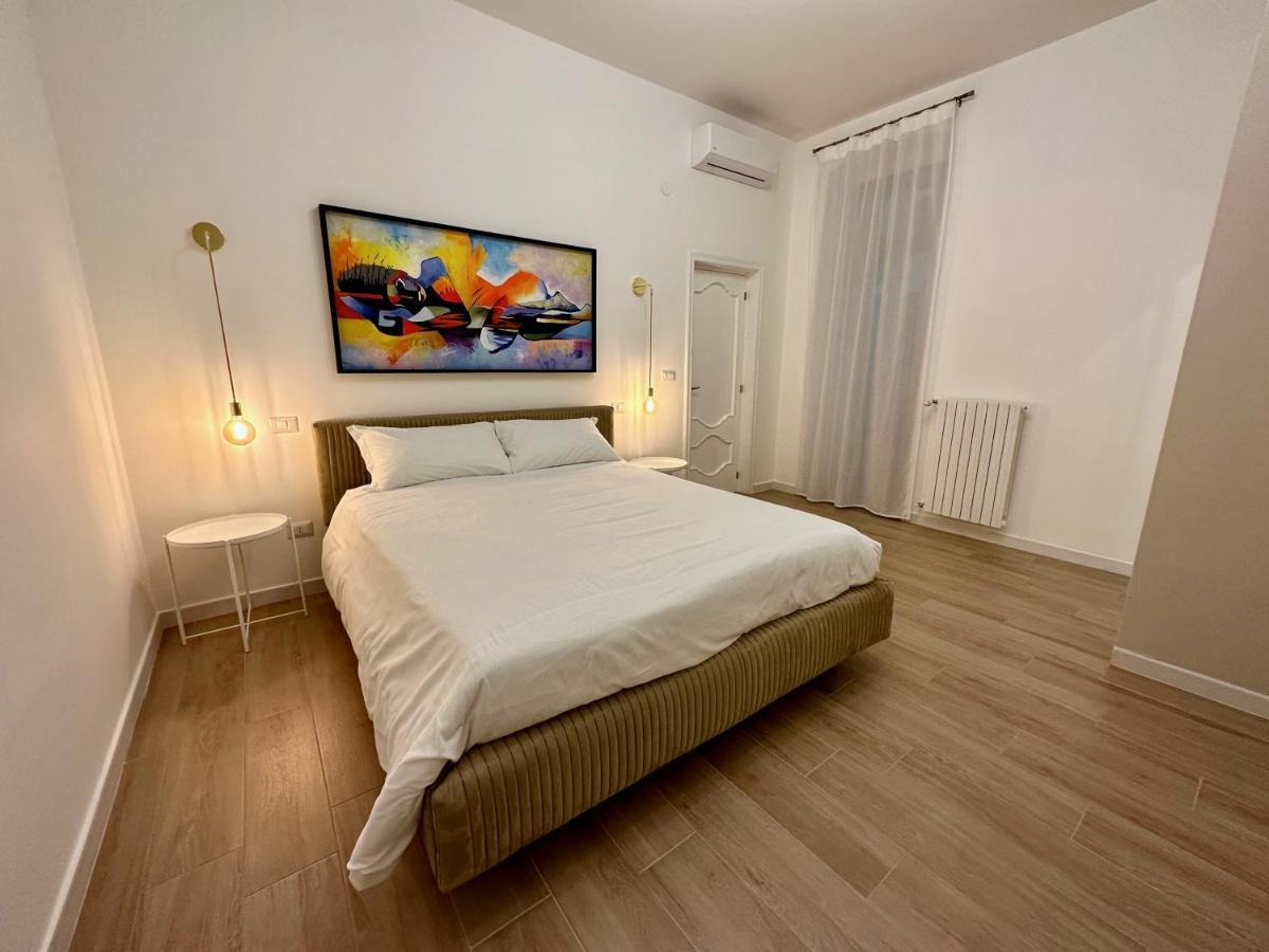 Nouvelle Vag - Apartment & Room Trani Luaran gambar