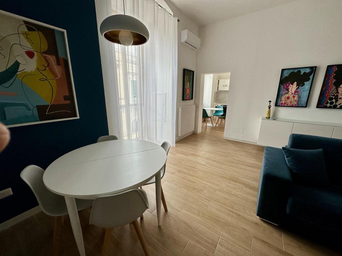 Nouvelle Vag - Apartment & Room Trani Luaran gambar